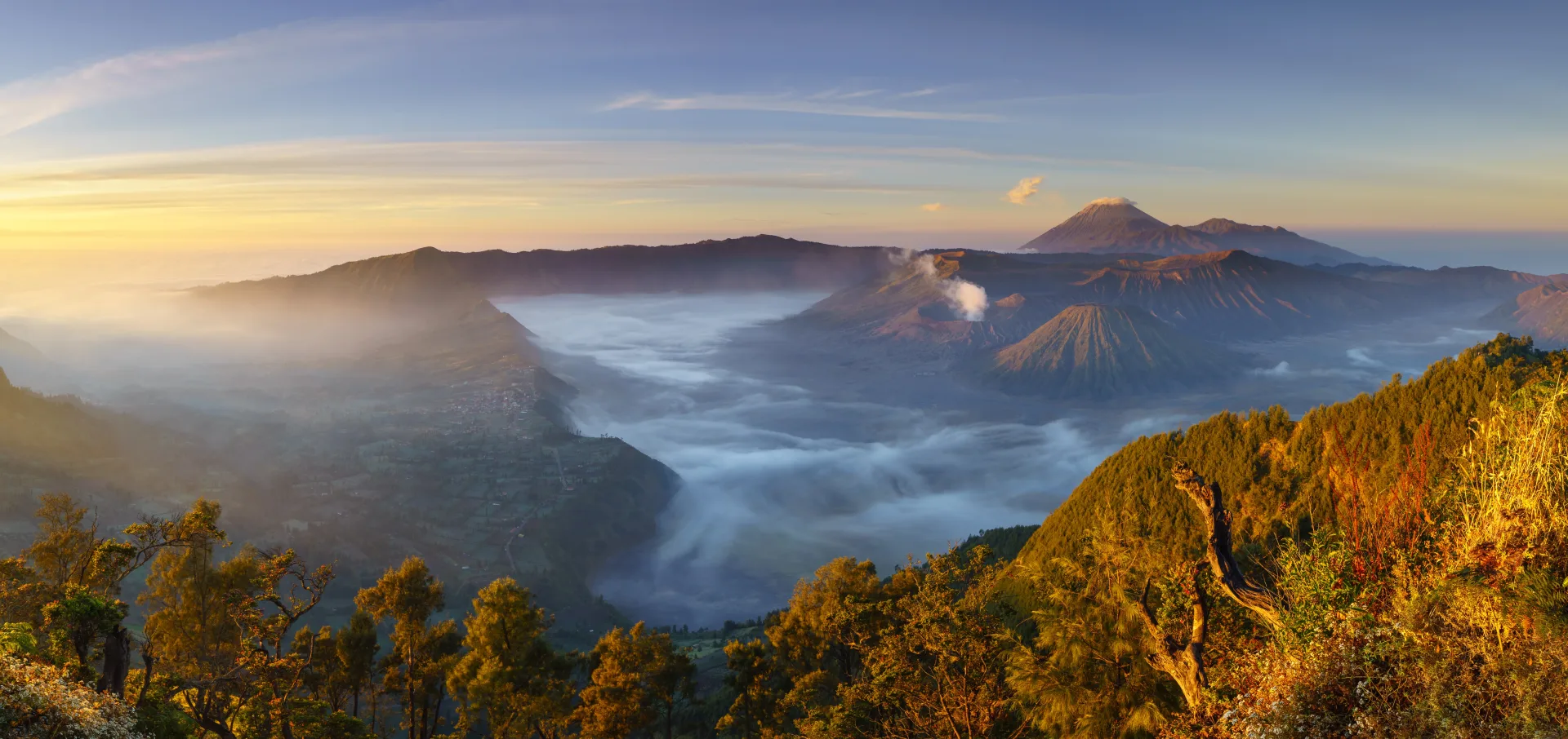 Amanecer sobre el volcán Bromo en Java, parada de un viaje en familia a Indonesia